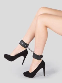 DOMINIX Deluxe Leather Ankle Cuffs -Online Sex toys shop 49127 a29688 black 004
