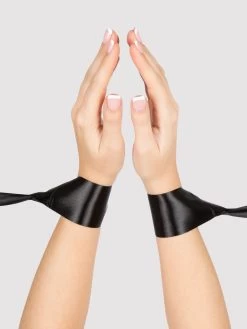 Lovehoney Oh! Silky Bondage Restraints -Online Sex toys shop 60974 a33979 black 003
