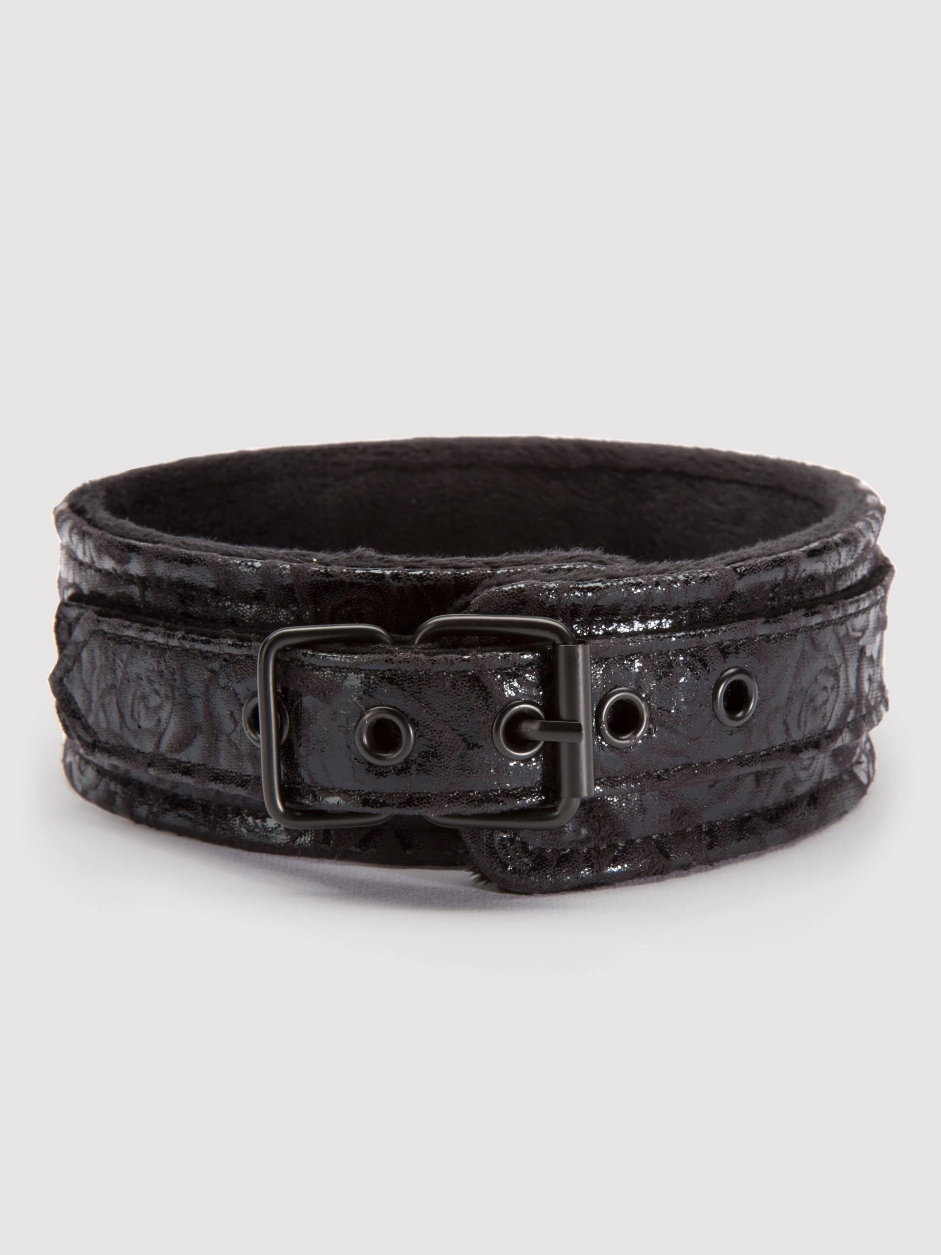 Bondage Boutique Black Rose Faux Fur Lined Collar And Lead Set 6 Bondage Boutique Black Rose Faux Fur Lined Collar And Lead Set - Image 4