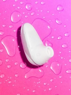 Womanizer Starlet USB Rechargeable Clitoral Stimulator -Online Sex toys shop 72515 a39539 white 003