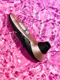 Womanizer X Lovehoney Pro40 Rechargeable Clitoral Stimulator -Online Sex toys shop 74431 a36927 black 002