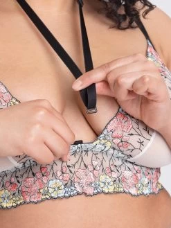 Lovehoney Plus Size Flora Ivory Embroidered Bra Set -Online Sex toys shop 83718 a46597 ivory x size 003