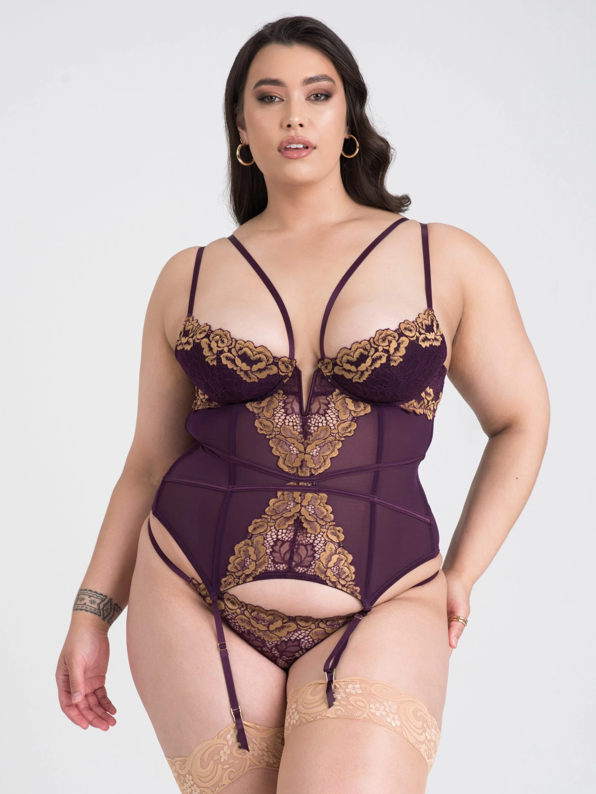 Lovehoney Plus Size Parisienne Luxe Purple Lace Basque Set 4 Lovehoney Plus Size Parisienne Luxe Purple Lace Basque Set - Image 2