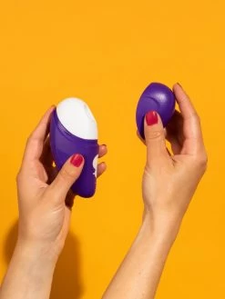 ROMP Free Rechargeable Travel Clitoral Suction Stimulator -Online Sex toys shop 84708 a47246 purple 003