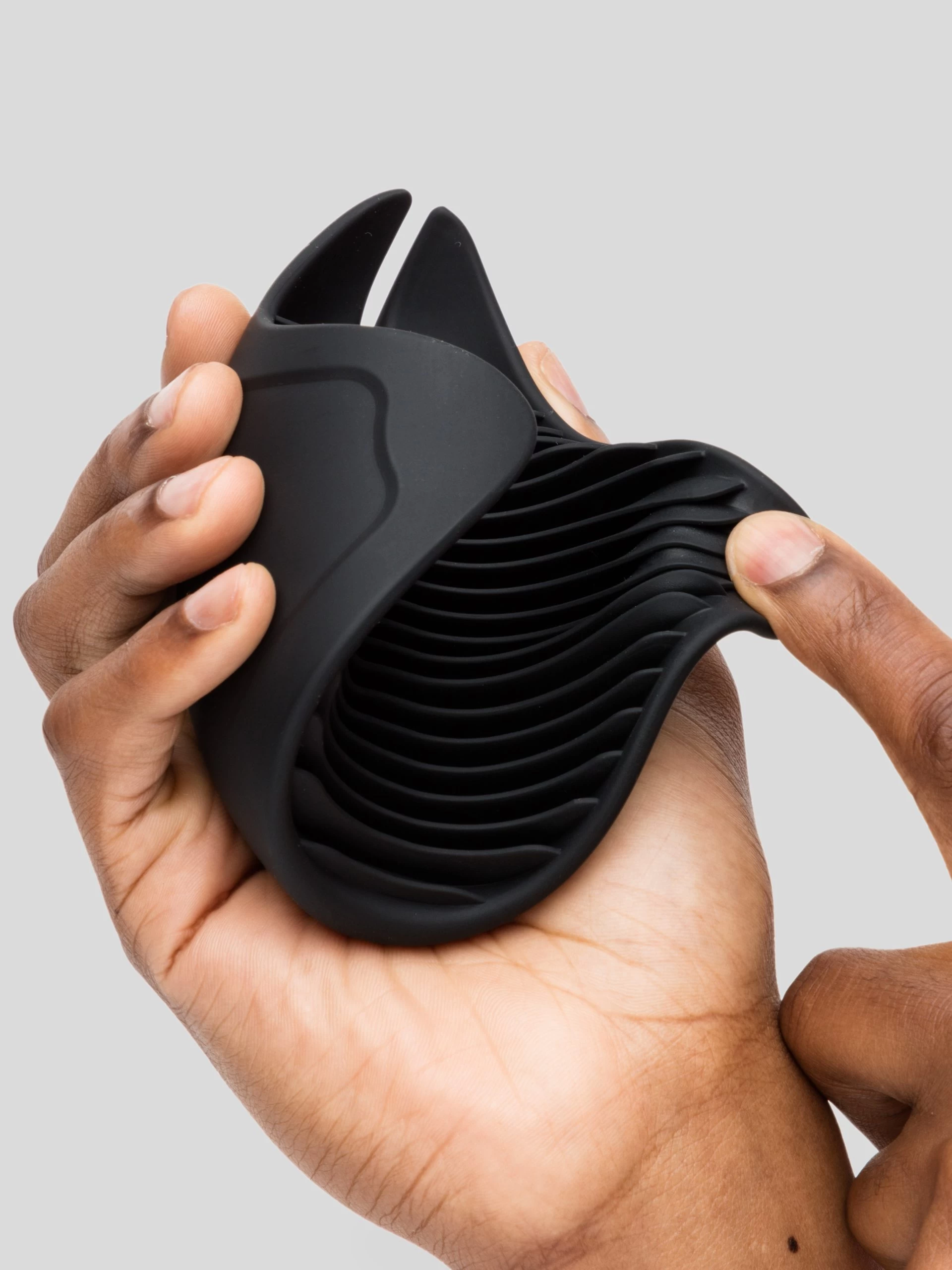 Blowmotion Vibrating Hand Job Masturbator 9 Blowmotion Vibrating Hand Job Masturbator - Image 7