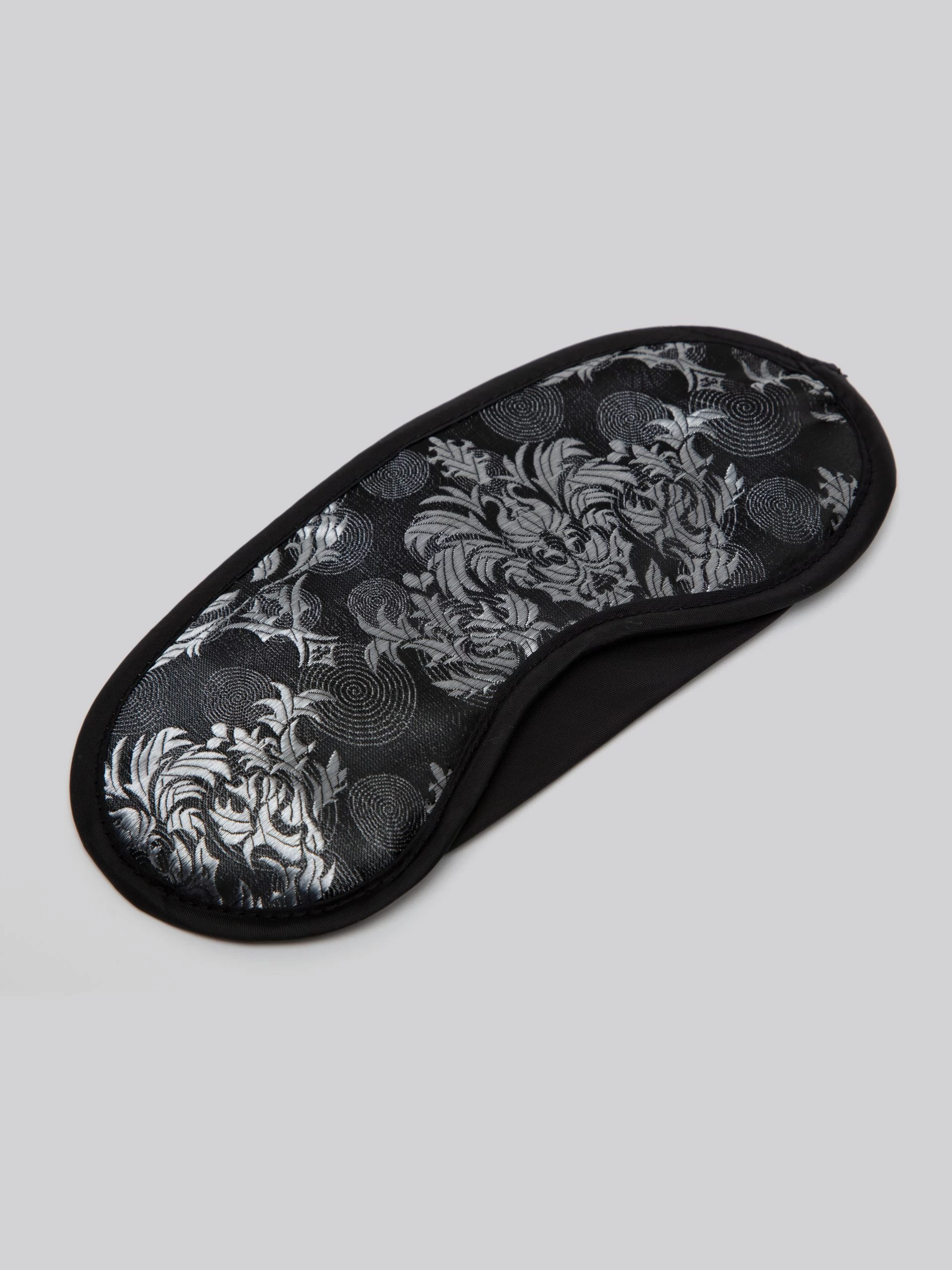 Lovehoney Sensual Surrender Couple's Bondage Kit (4 Piece) 6 Lovehoney Sensual Surrender Couple's Bondage Kit (4 Piece) - Image 4