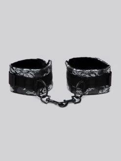 Lovehoney Sensual Surrender Couple's Bondage Kit (4 Piece) 11 Lovehoney Sensual Surrender Couple's Bondage Kit (4 Piece) -Online Sex toys shop 85090 a47525 black 004 1